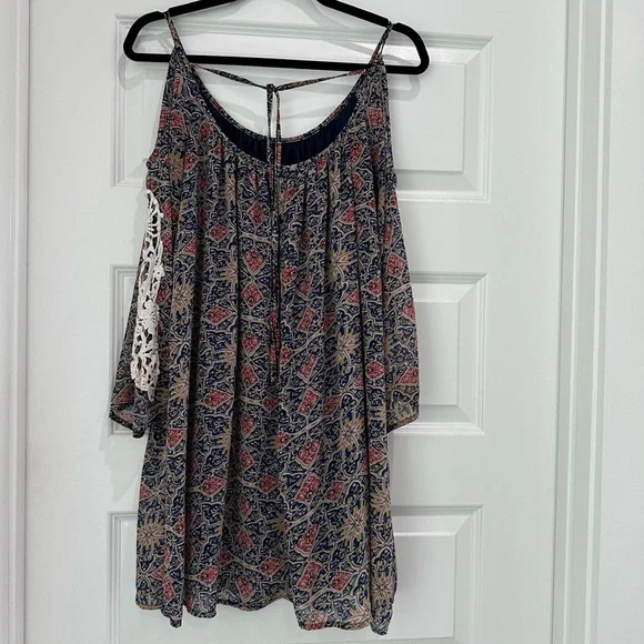 Bohemian Print Cold Shoulder Dress - Picture 8 of 9